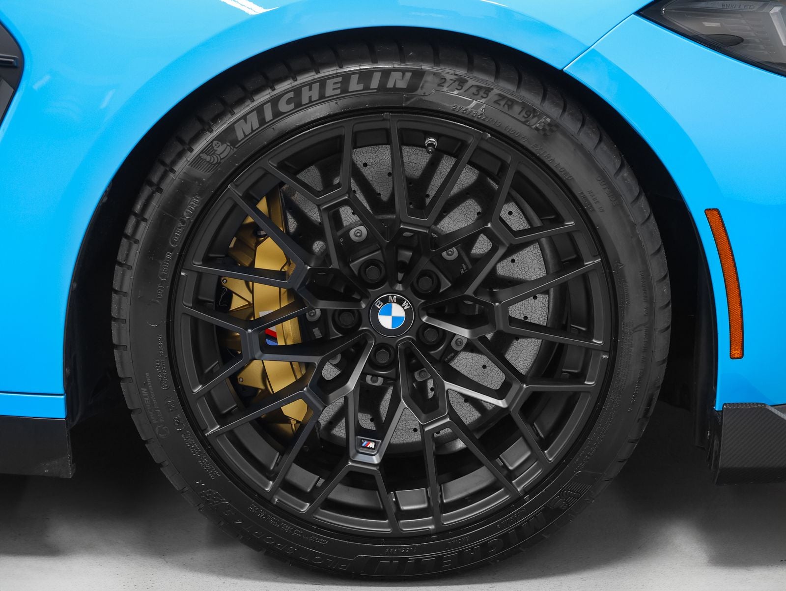 2025 BMW M4 CS