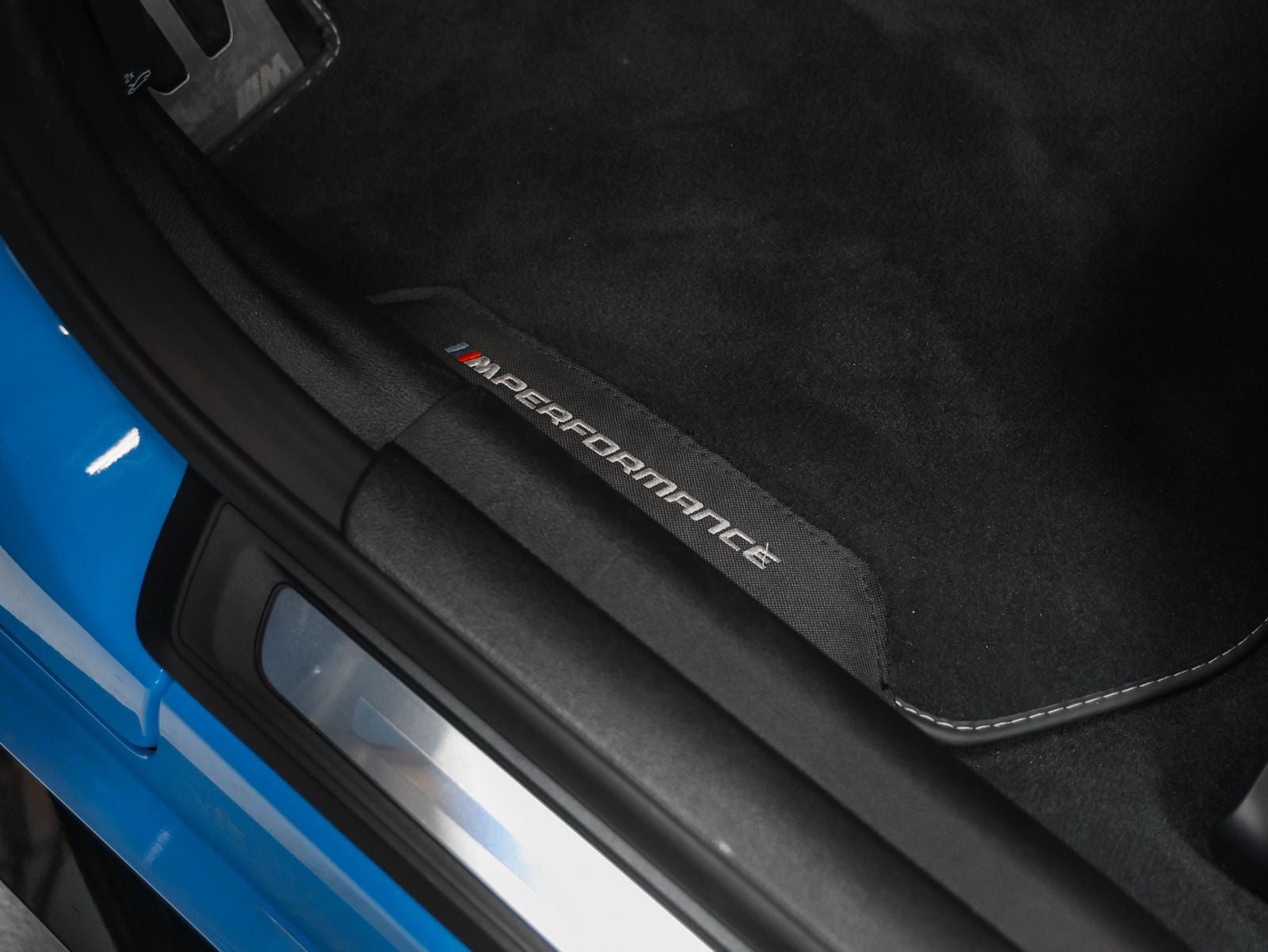 2025 BMW M4 CS