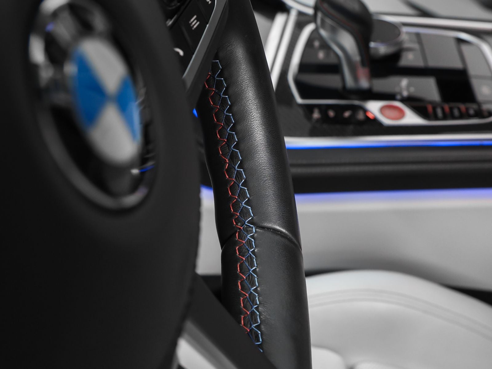 2021 BMW M8 Base