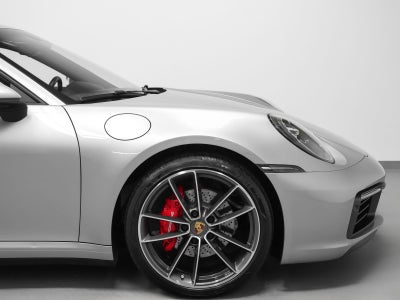 2020 Porsche 911 Carrera
