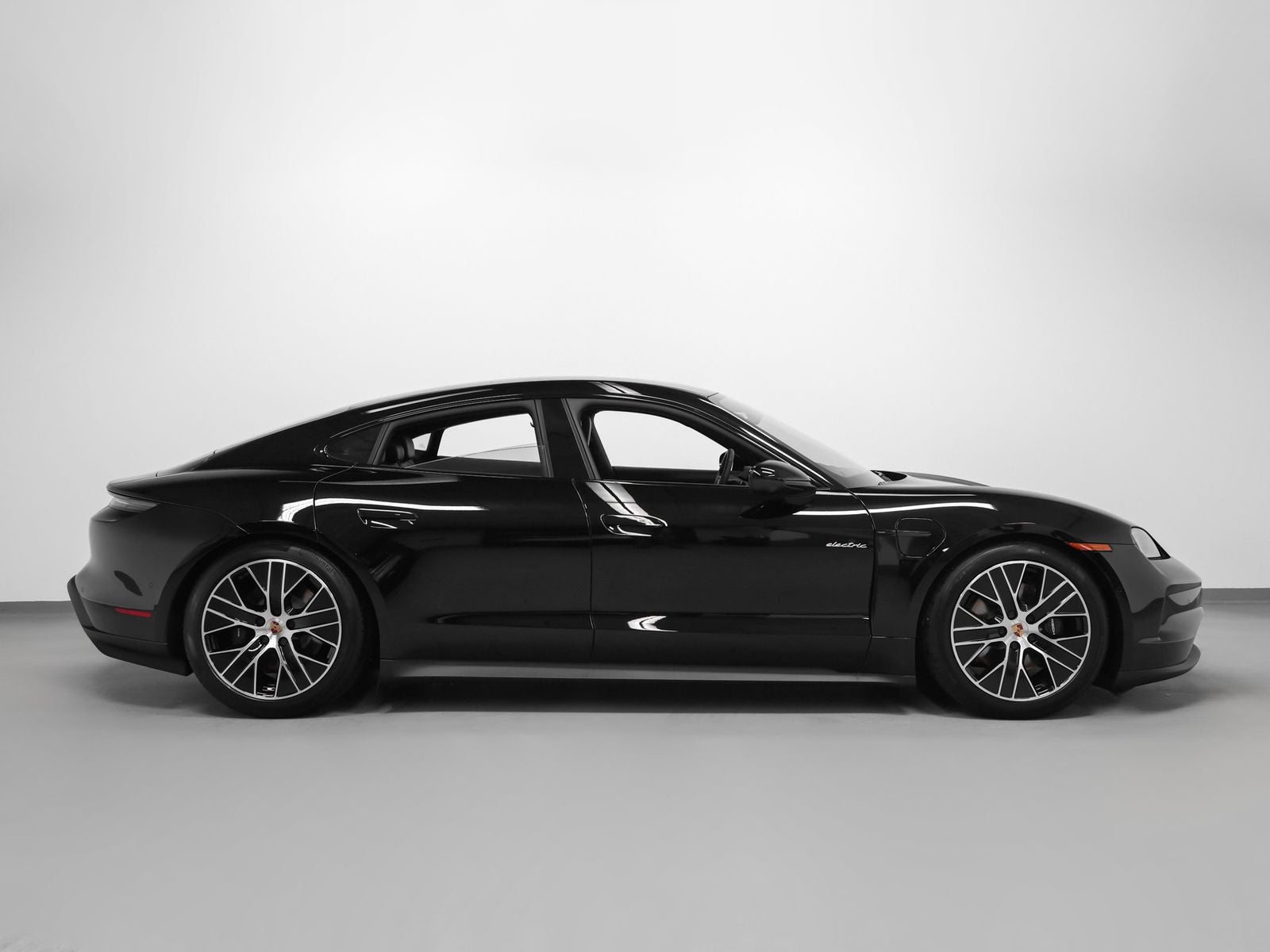 2026 Porsche Taycan 4