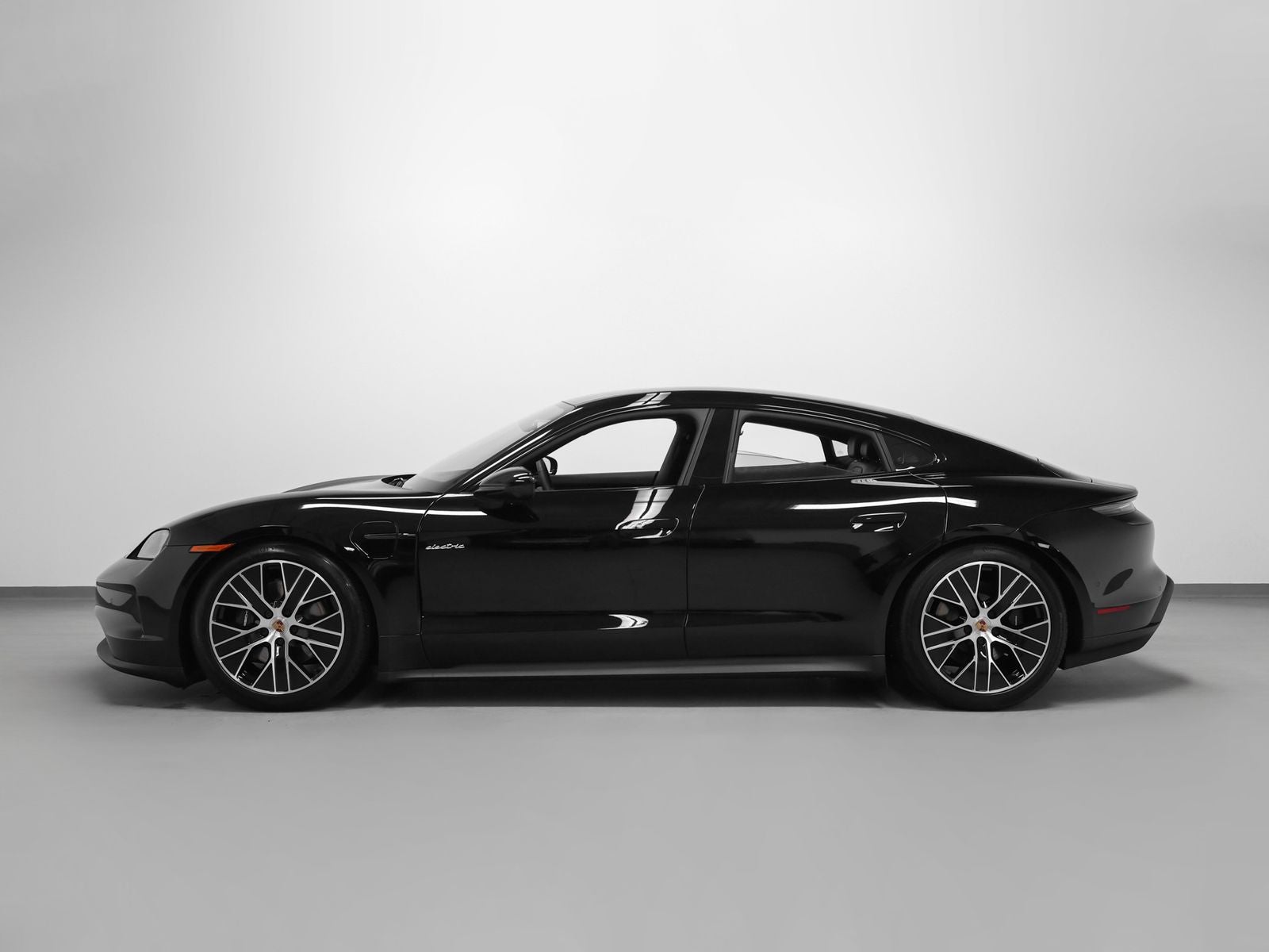 2026 Porsche Taycan 4