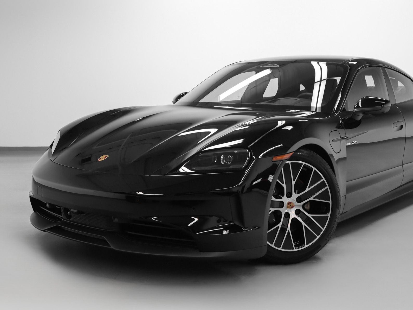 2026 Porsche Taycan 4