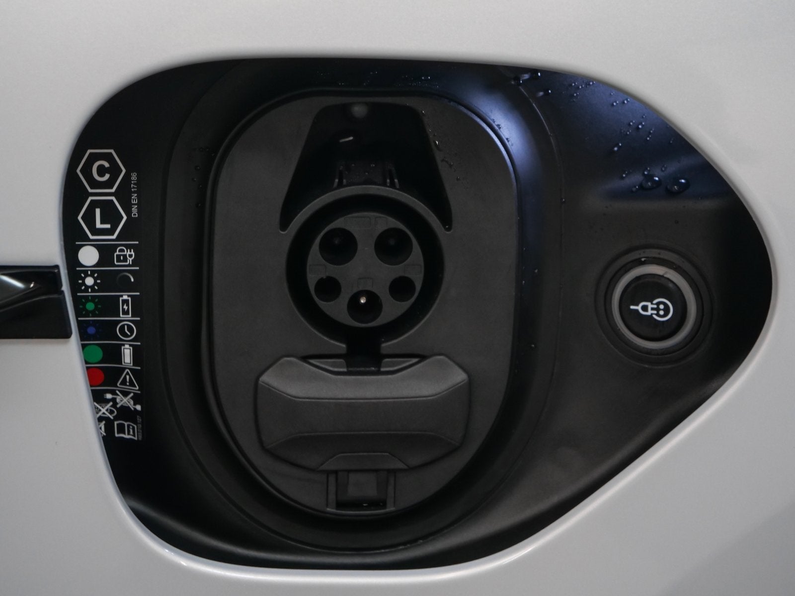 2025 Porsche Taycan Taycan