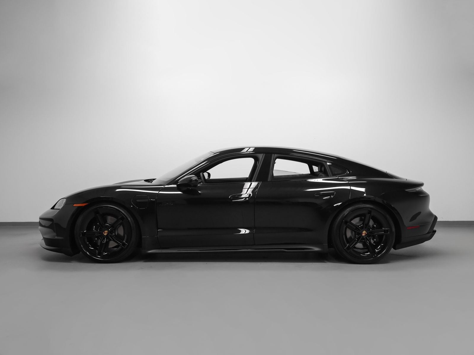 2026 Porsche Taycan Taycan 4 Black Edition