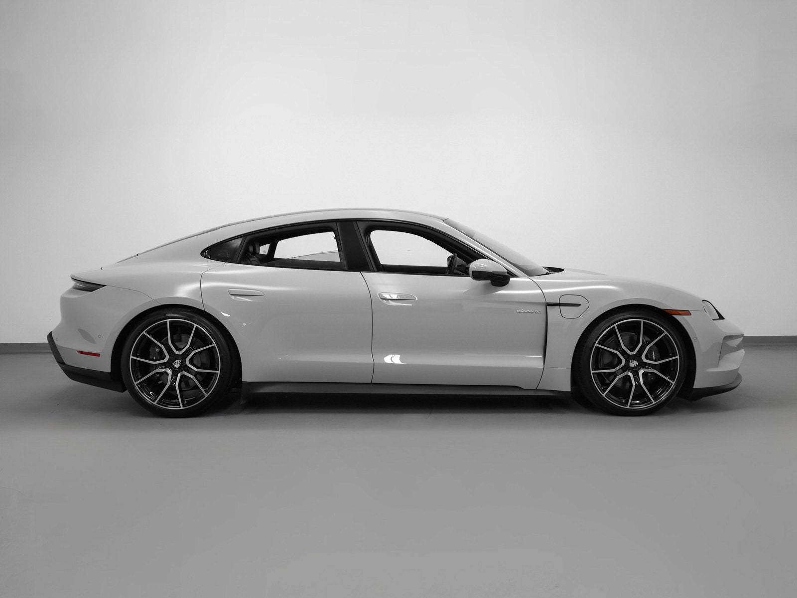 2025 Porsche Taycan Taycan