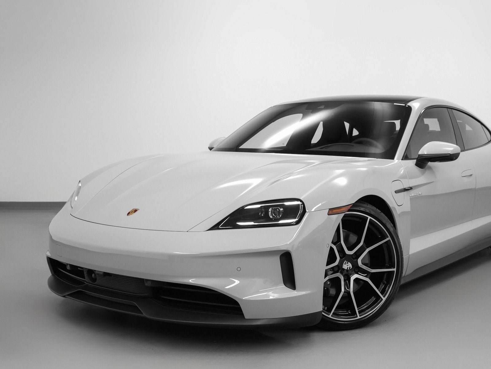 2025 Porsche Taycan Taycan