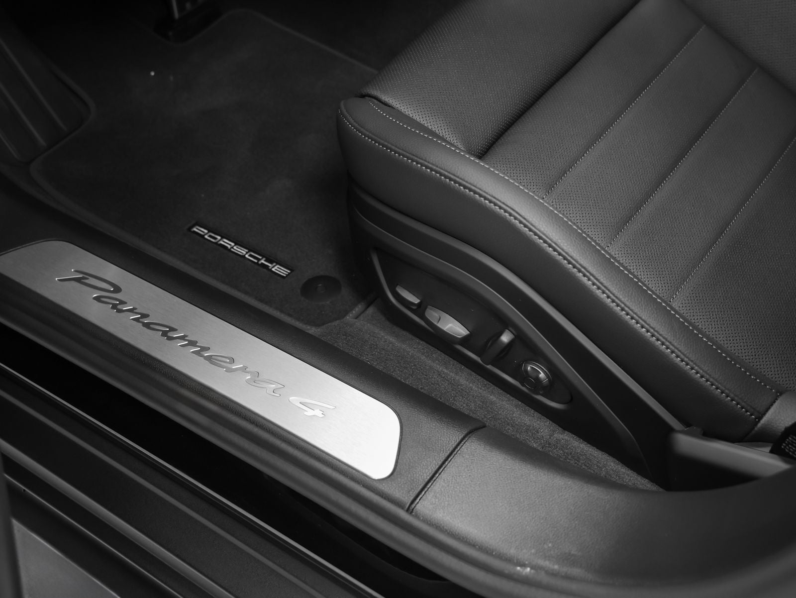 2026 Porsche Panamera Panamera 4