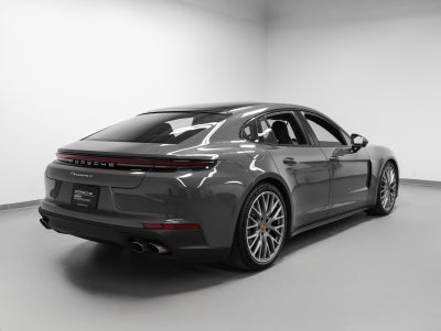2025 Porsche Panamera 4