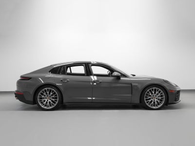 2025 Porsche Panamera 4