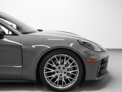 2025 Porsche Panamera 4