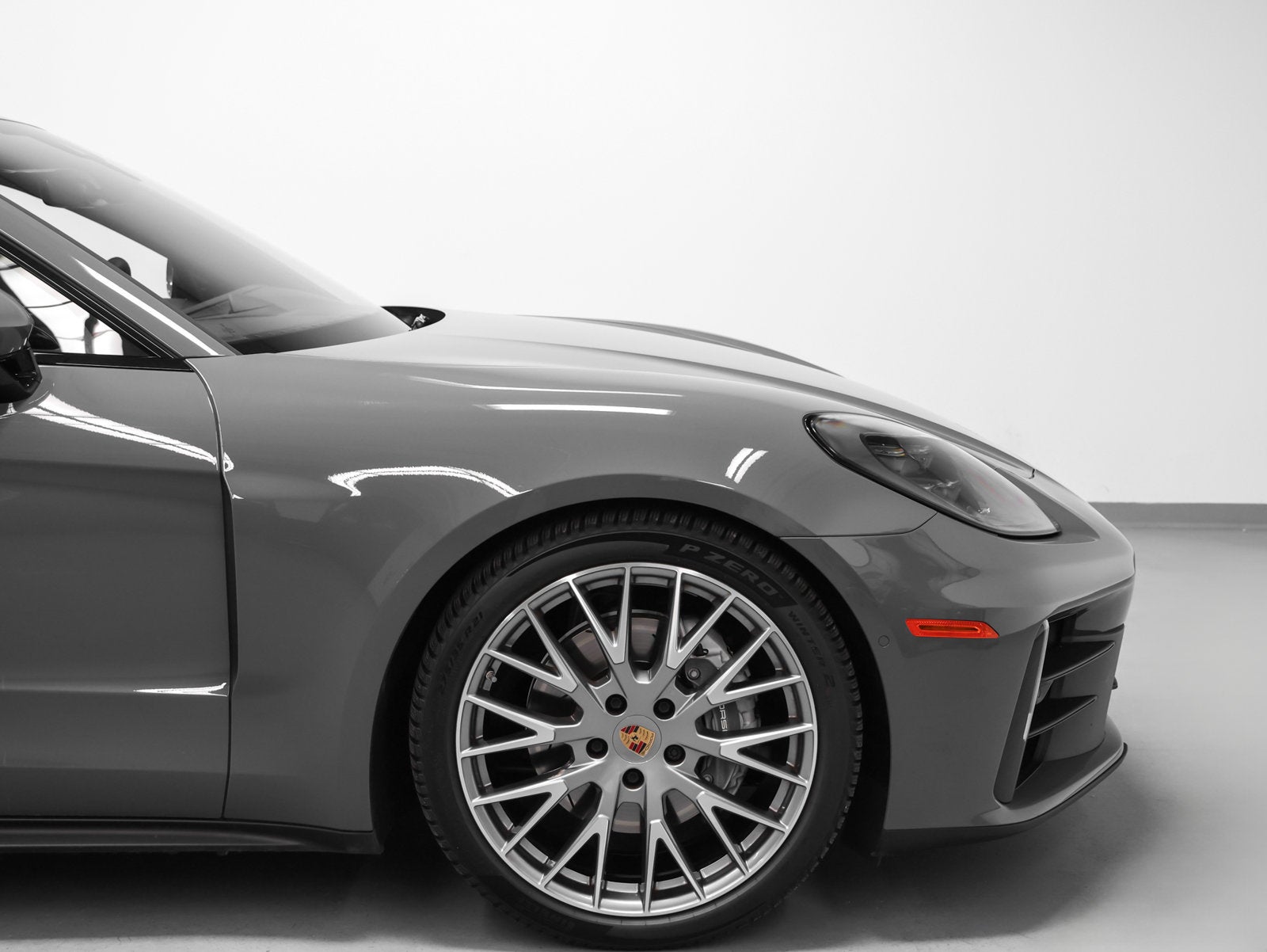 2025 Porsche Panamera 4