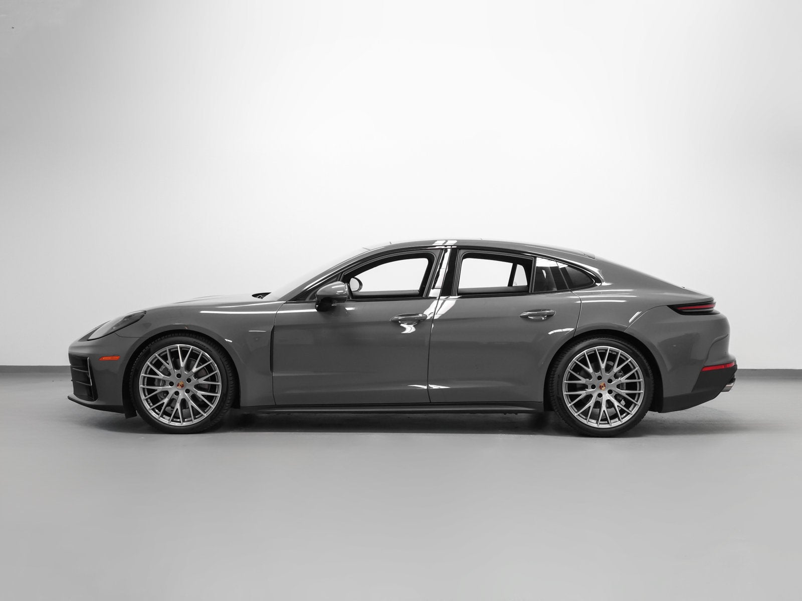 2025 Porsche Panamera 4