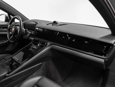 2025 Porsche Panamera 4