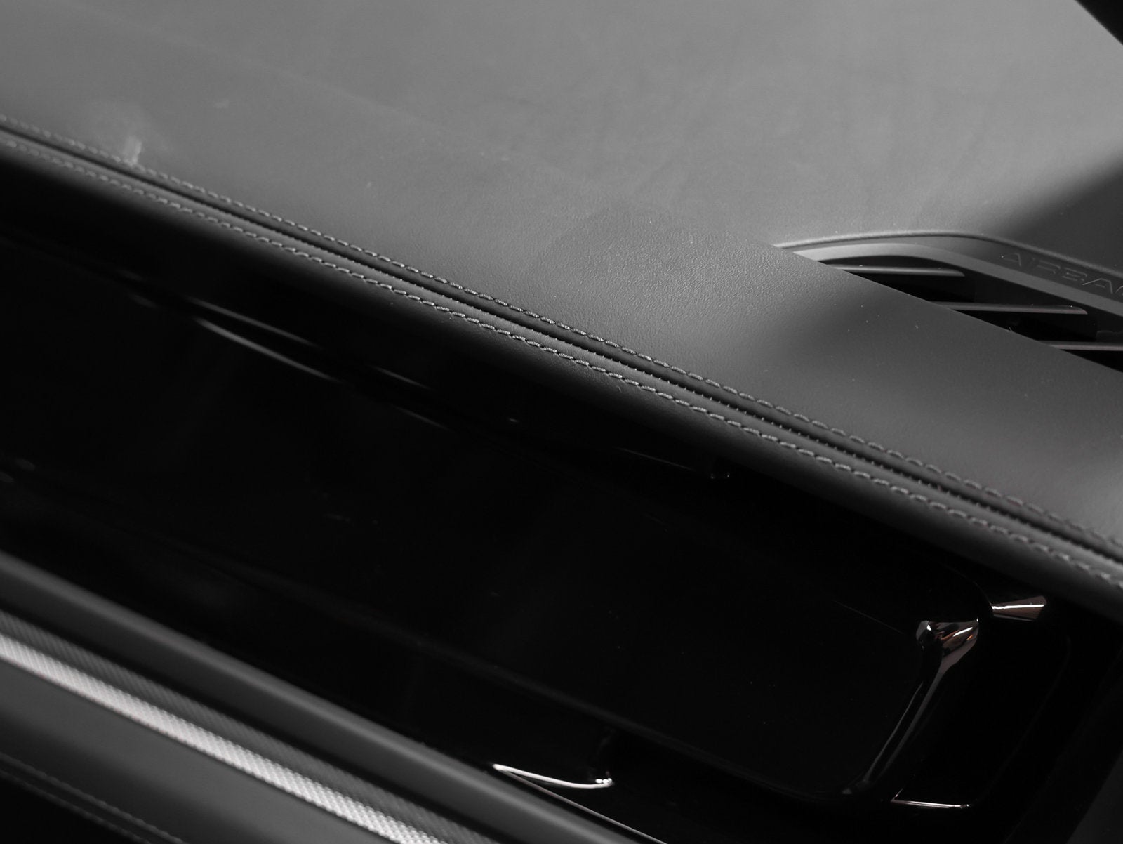 2025 Porsche Panamera 4