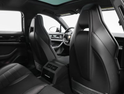 2025 Porsche Panamera 4