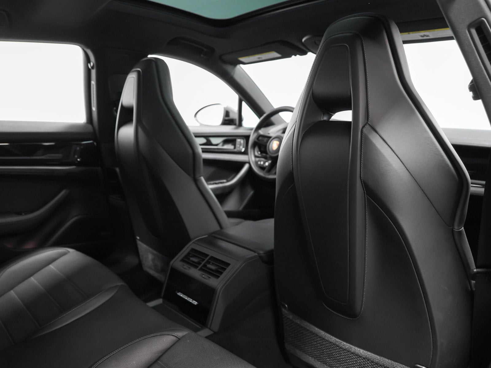 2025 Porsche Panamera 4