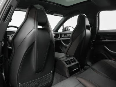 2025 Porsche Panamera 4