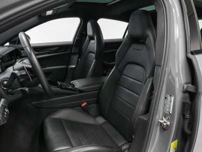 2025 Porsche Panamera 4
