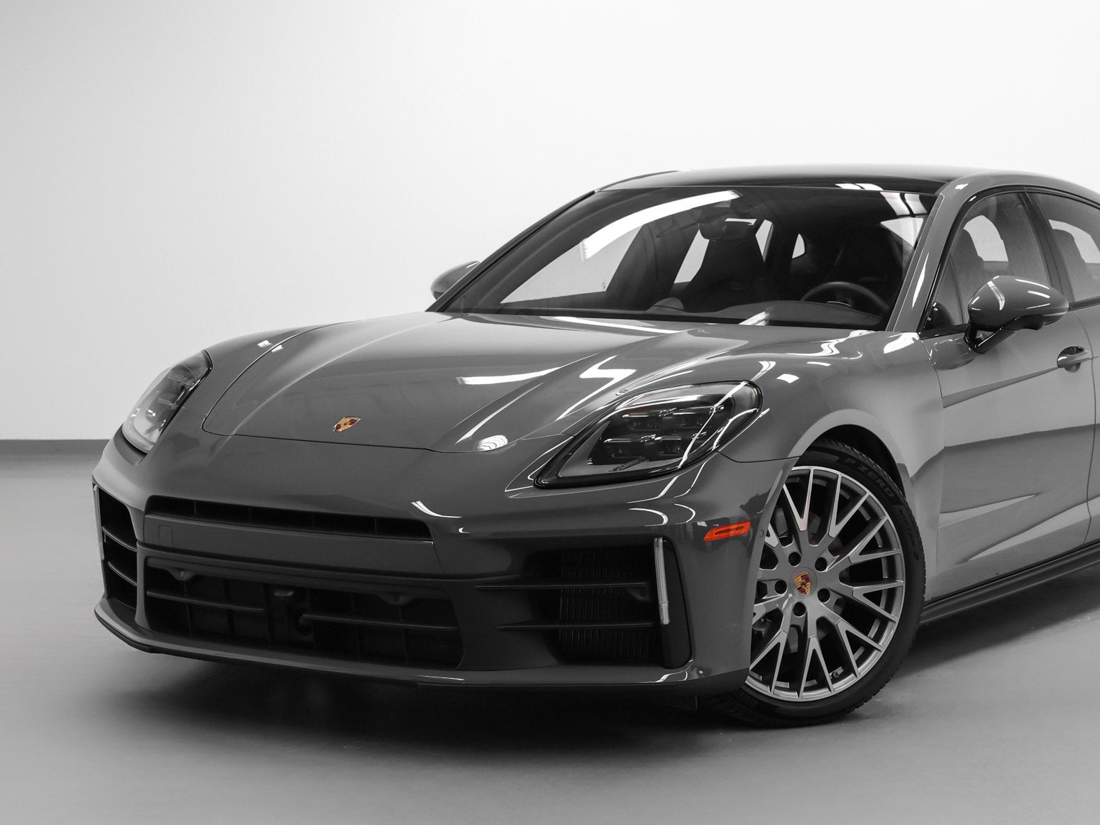 2025 Porsche Panamera 4