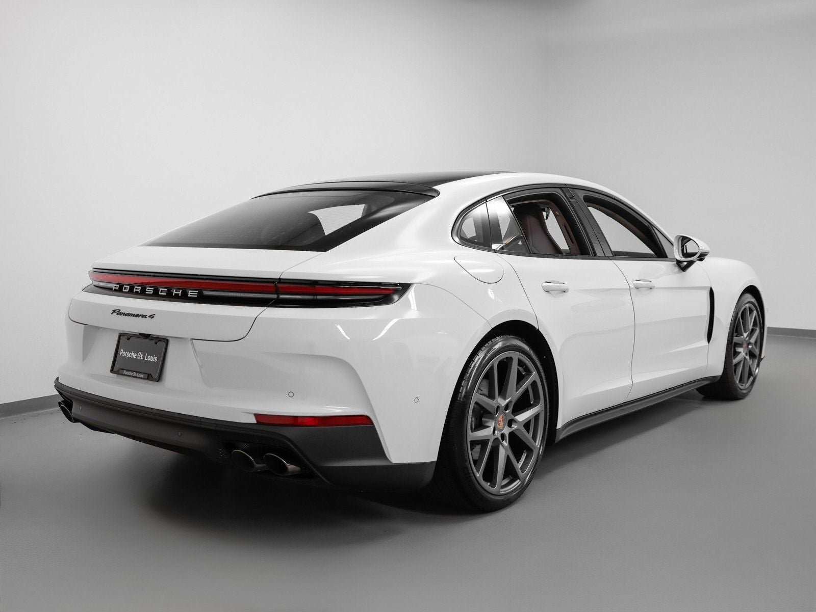 2025 Porsche Panamera 4