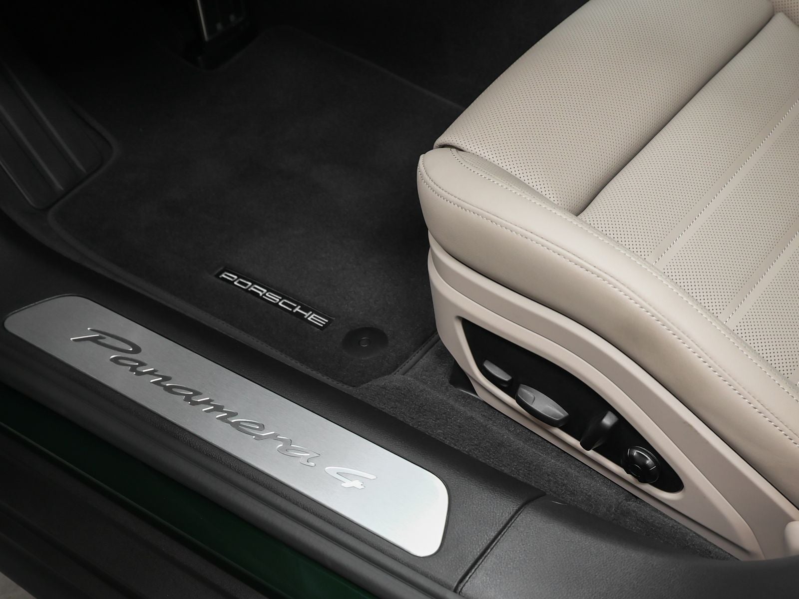 2026 Porsche Panamera Panamera 4