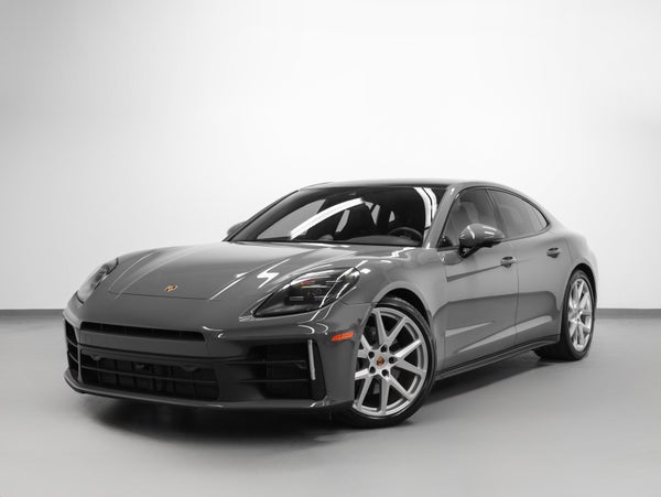 2025 Porsche Panamera 4