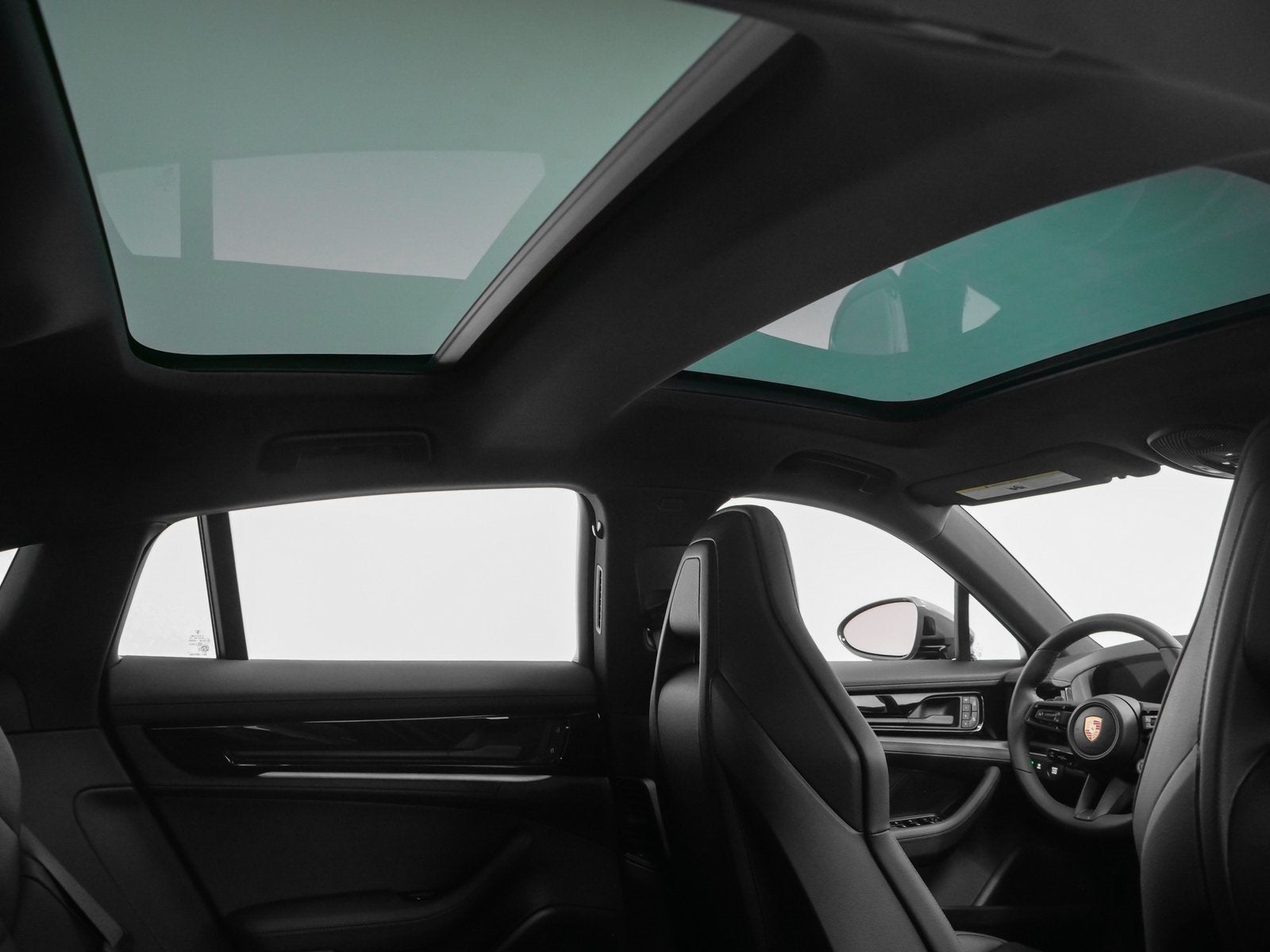 2025 Porsche Panamera 4