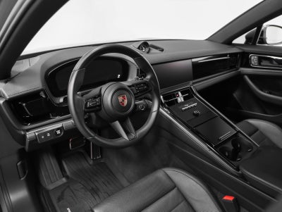 2025 Porsche Panamera 4
