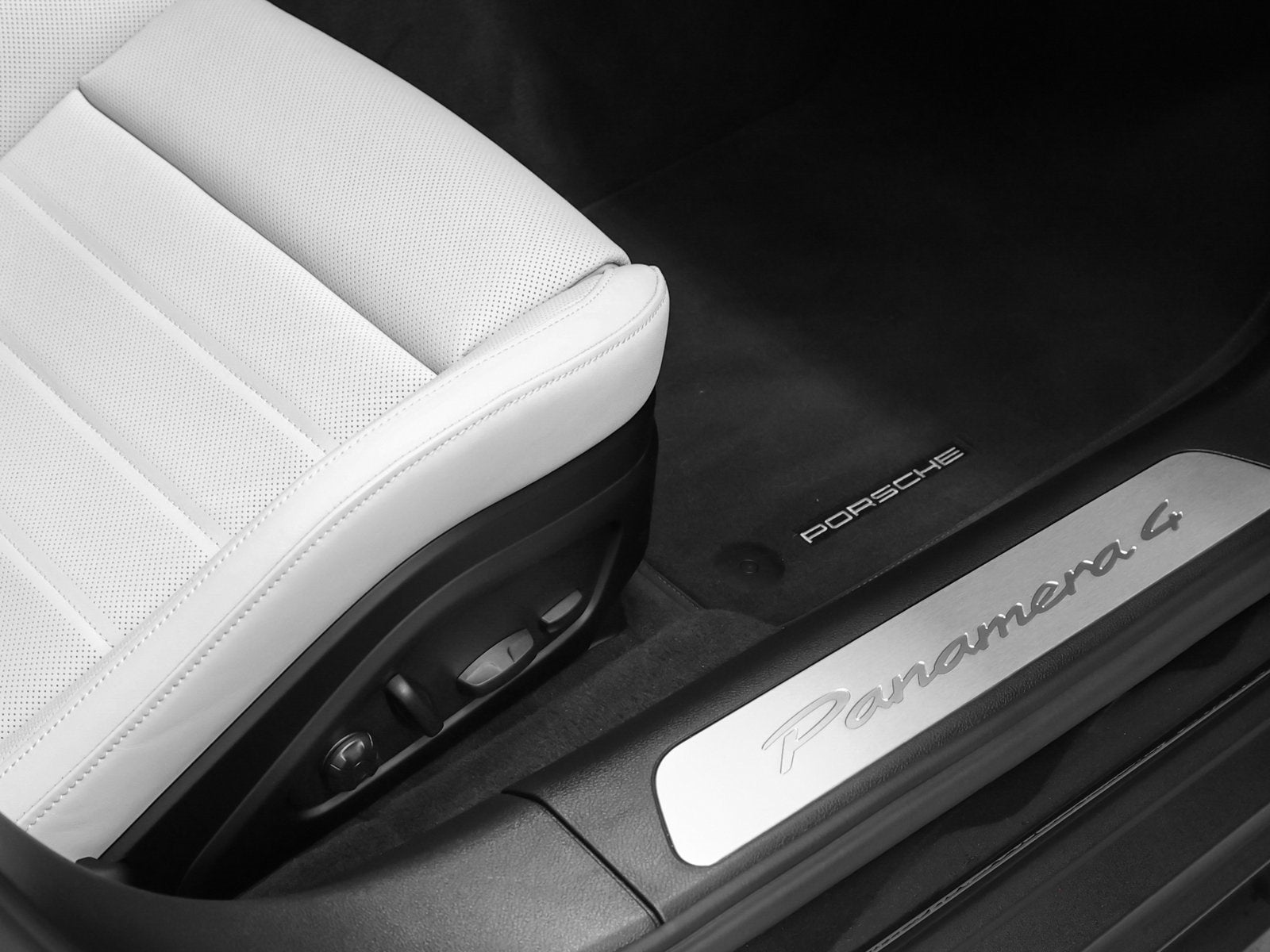 2025 Porsche Panamera Panamera 4