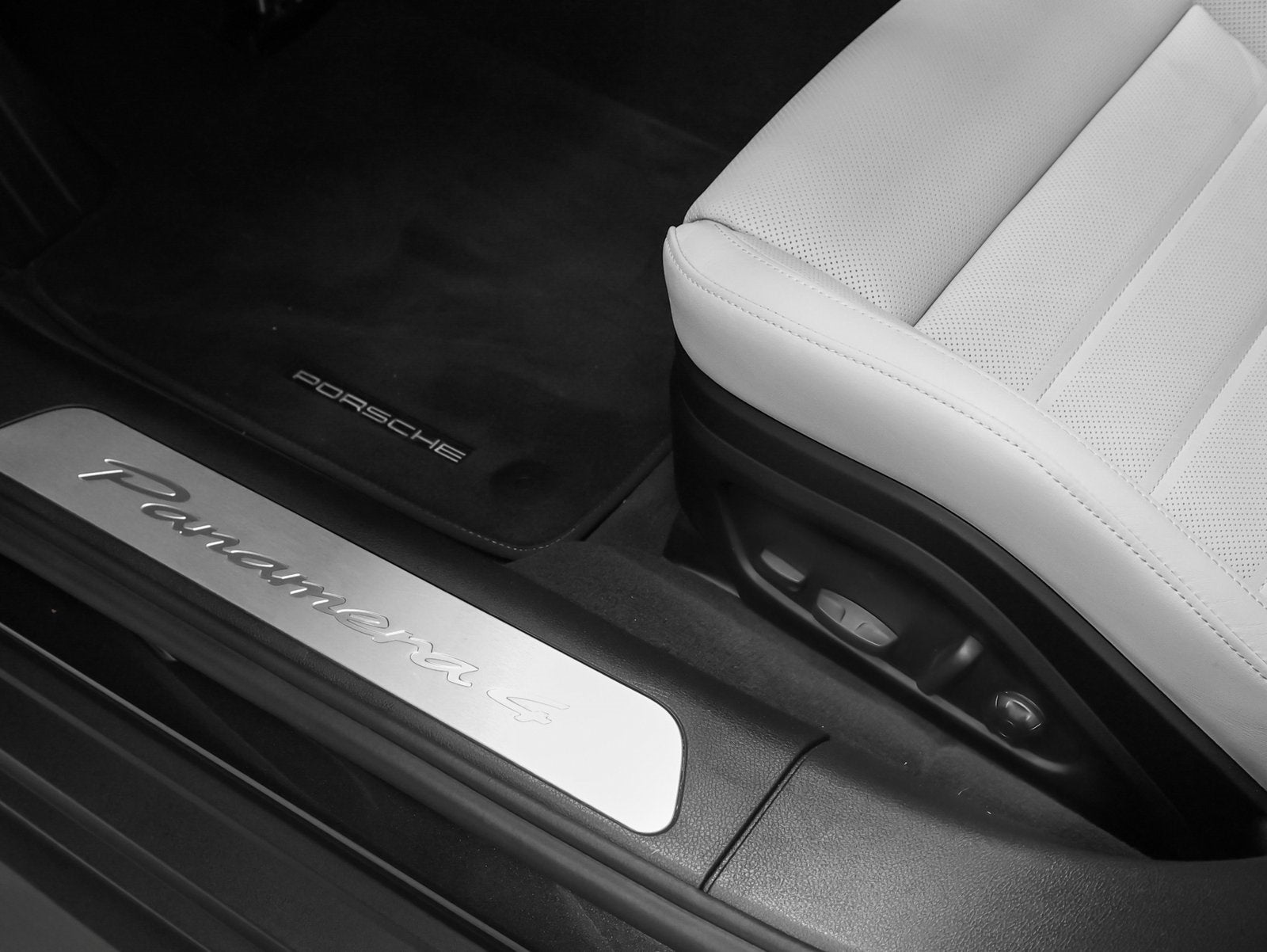 2025 Porsche Panamera Panamera 4