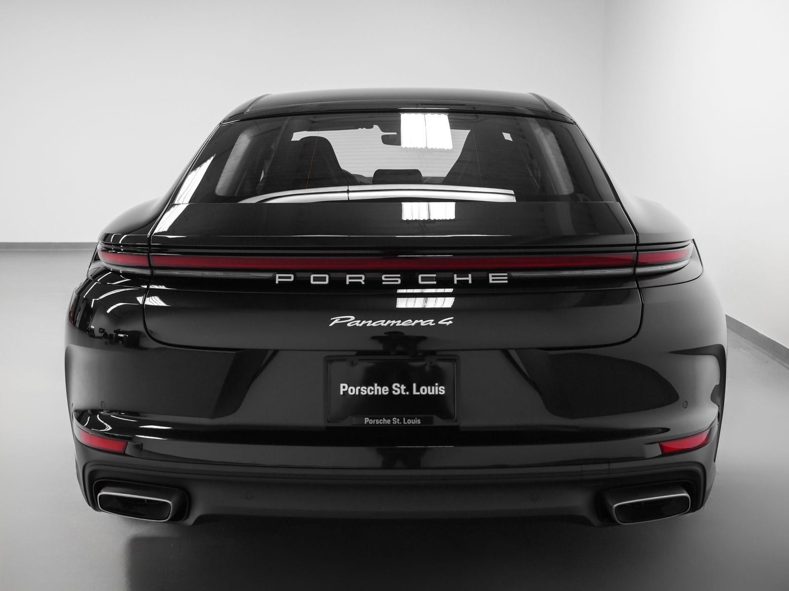 2026 Porsche Panamera 4