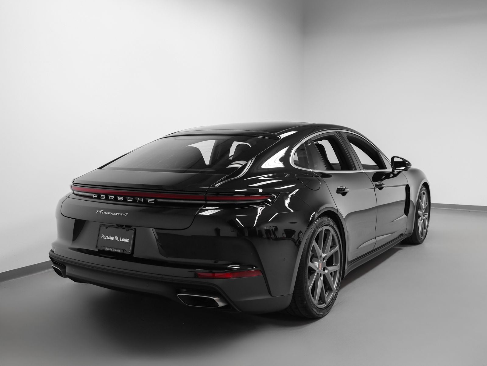 2026 Porsche Panamera 4