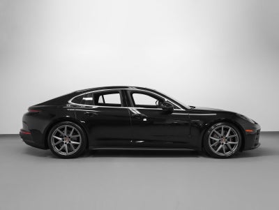 2026 Porsche Panamera 4