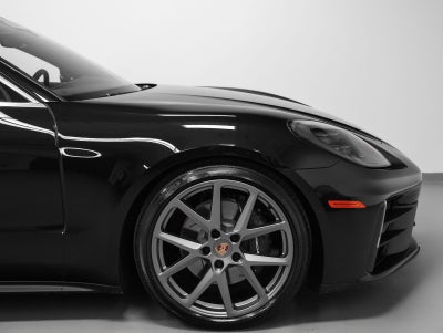 2026 Porsche Panamera 4