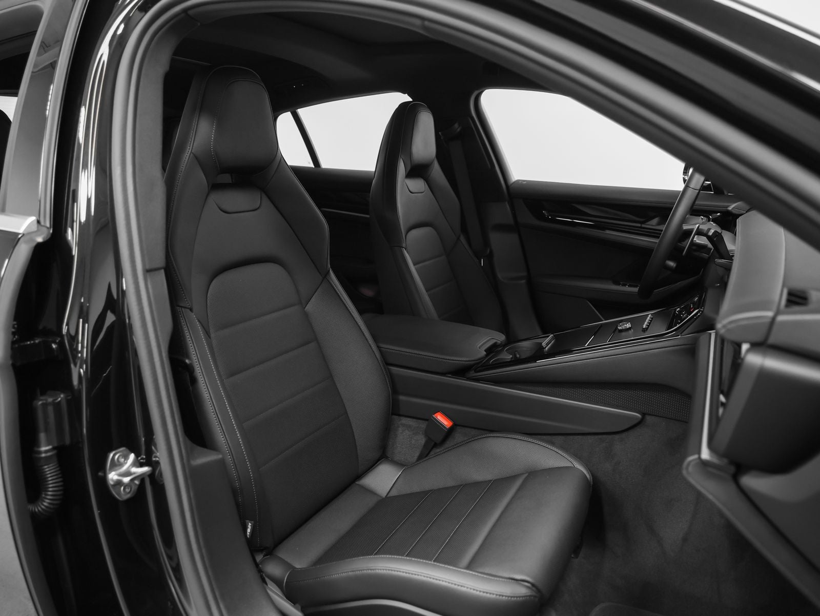 2026 Porsche Panamera 4