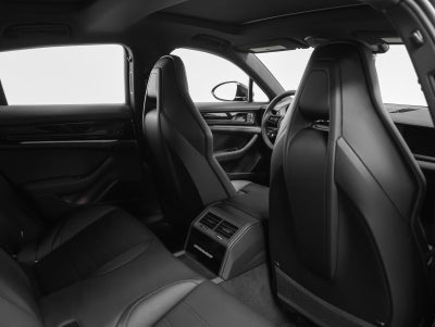 2026 Porsche Panamera 4