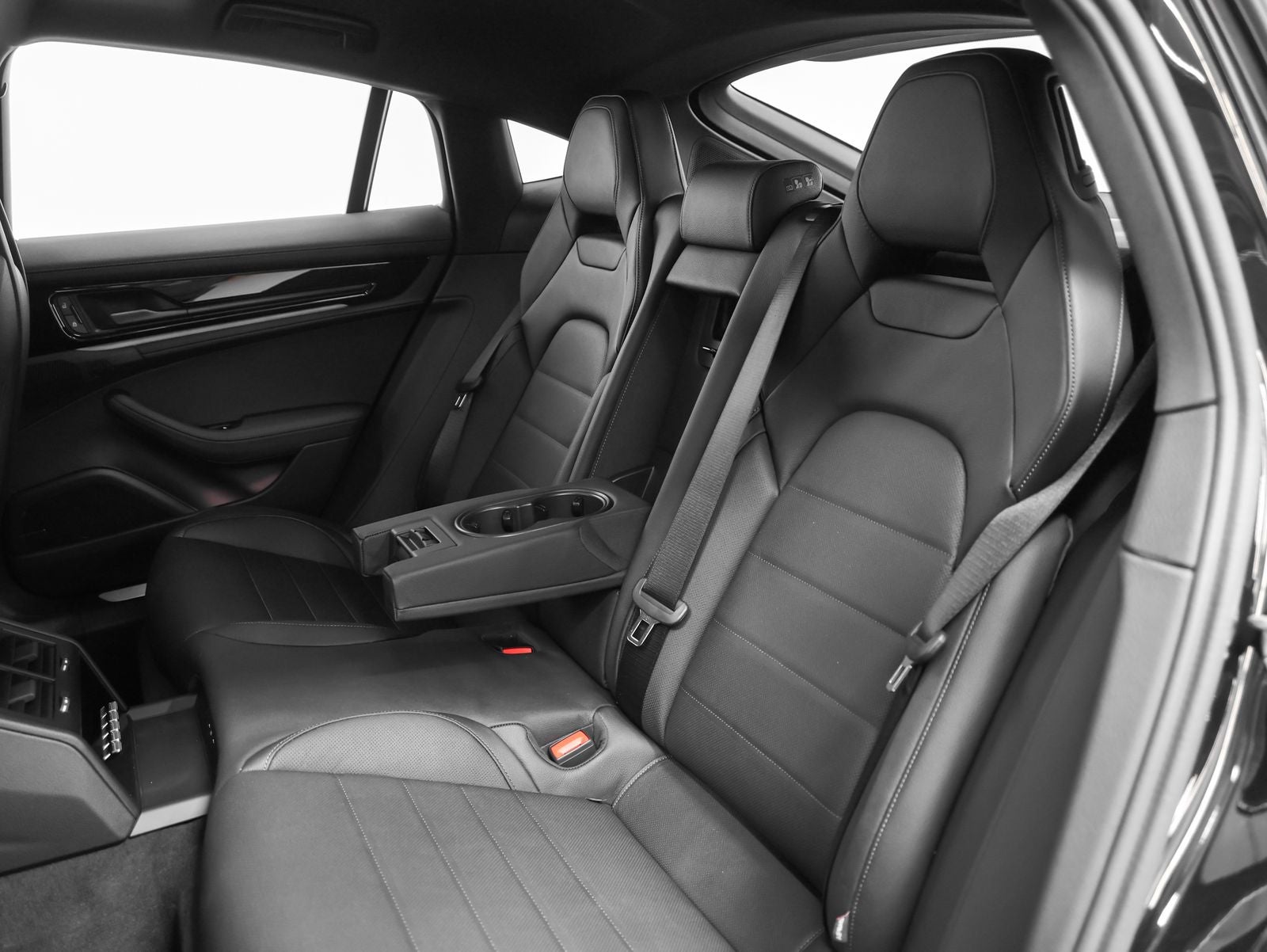 2026 Porsche Panamera 4