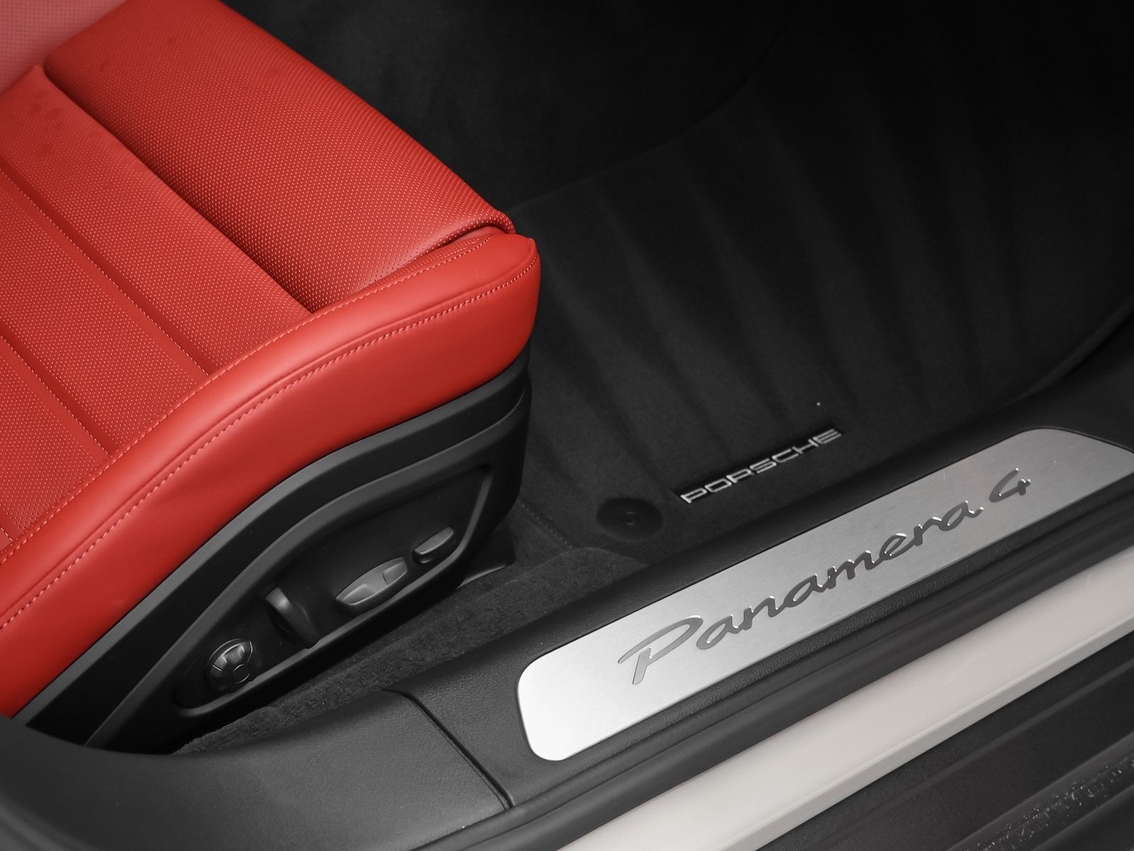 2025 Porsche Panamera Panamera 4