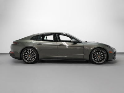 2026 Porsche Panamera Panamera 4