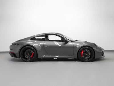 2022 Porsche 911 Carrera 4 GTS