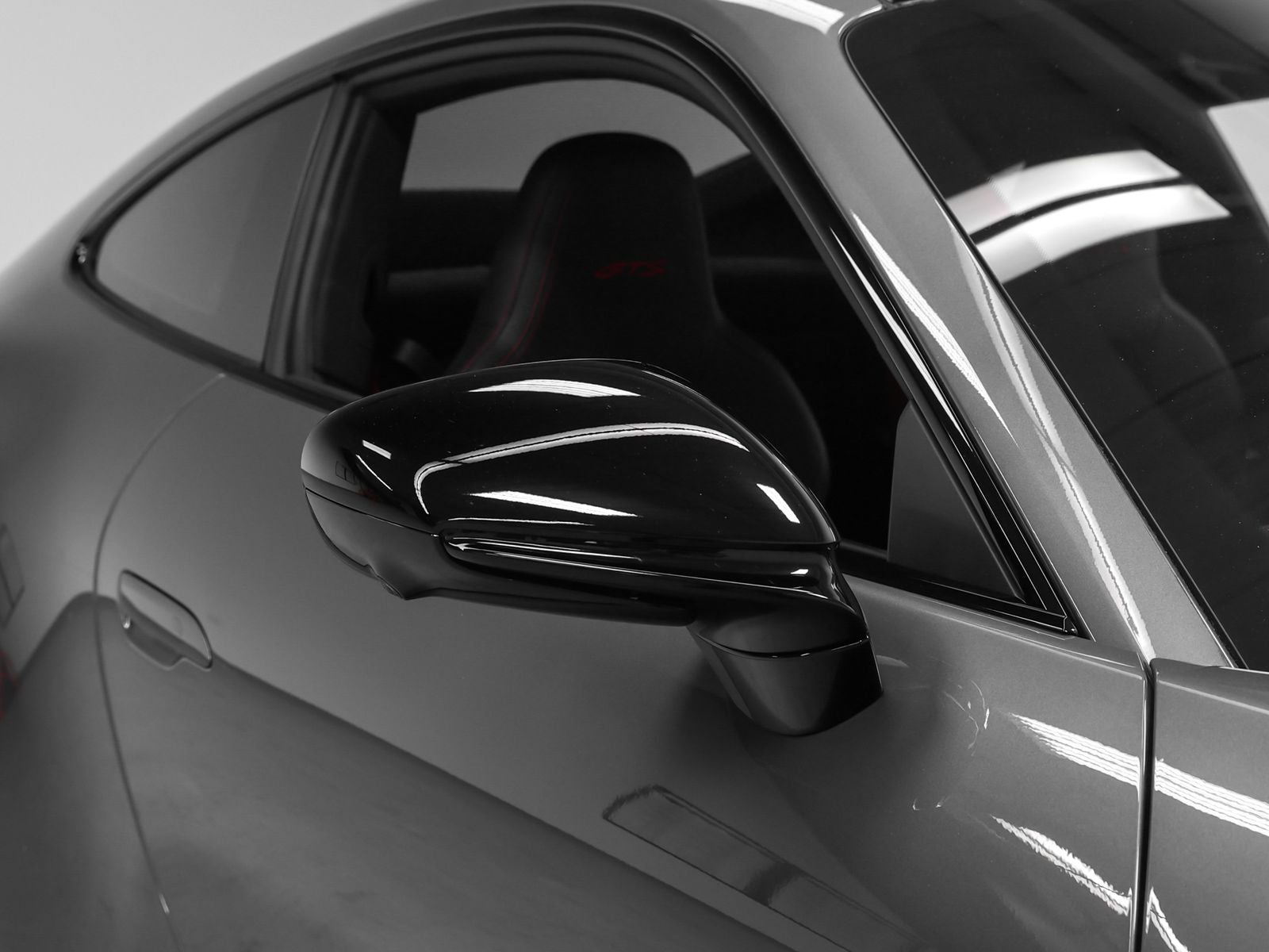 2022 Porsche 911 Carrera 4 GTS