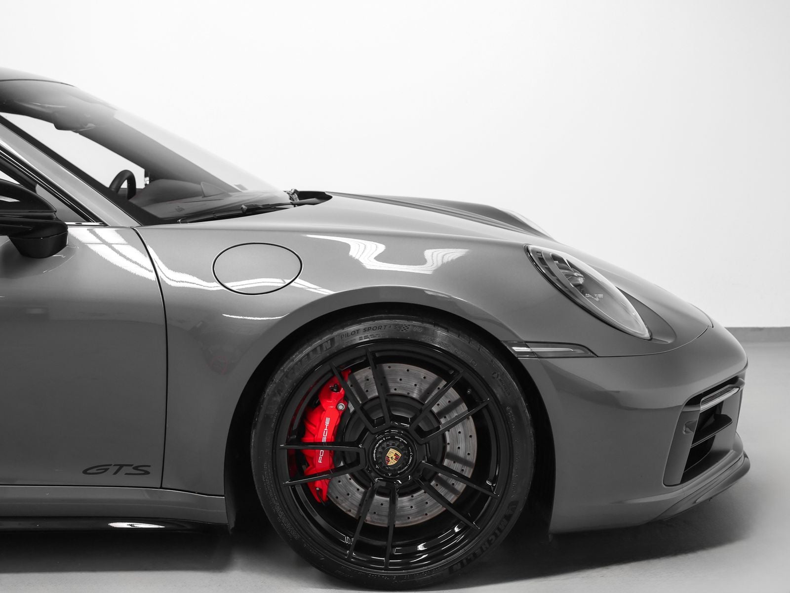 2022 Porsche 911 Carrera 4 GTS