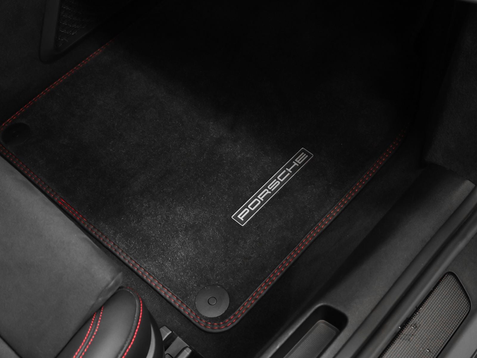2022 Porsche 911 Carrera 4 GTS