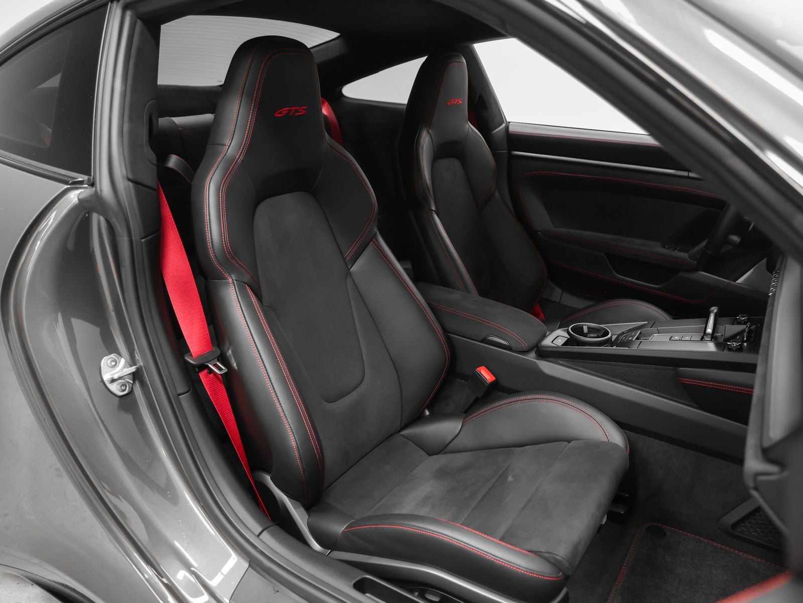 2022 Porsche 911 Carrera 4 GTS