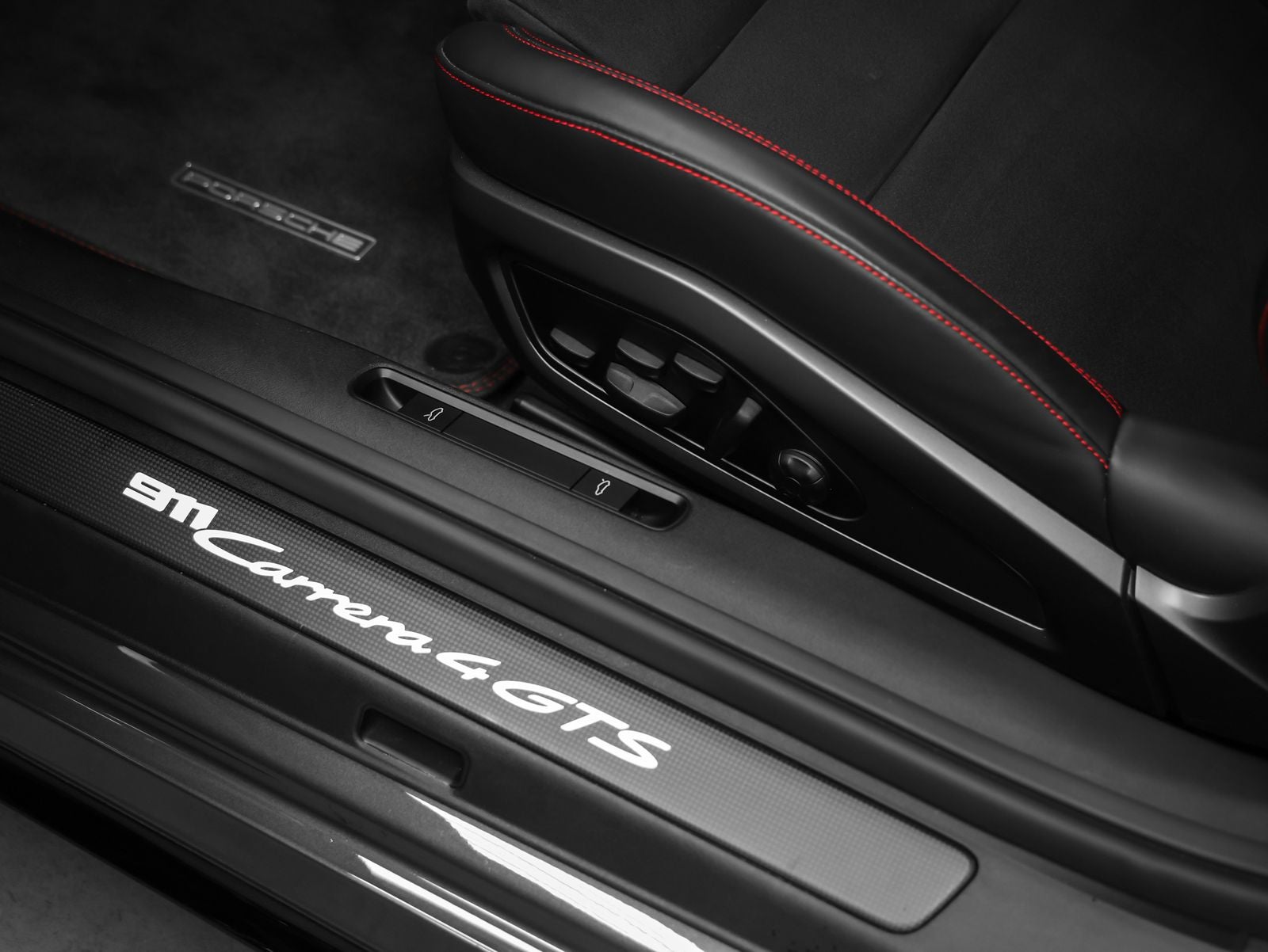 2022 Porsche 911 Carrera 4 GTS