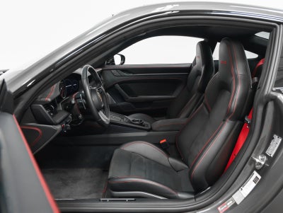 2022 Porsche 911 Carrera 4 GTS