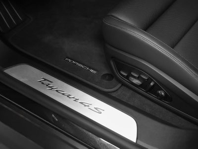 2026 Porsche Taycan 4S