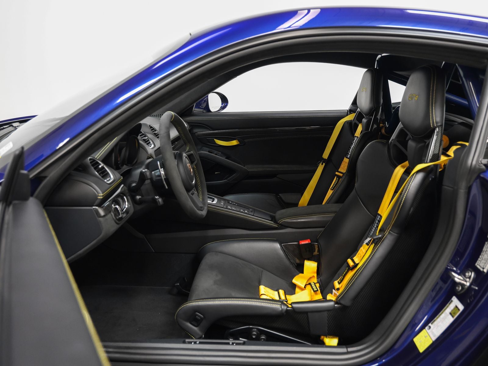 2022 Porsche 718 Cayman GT4