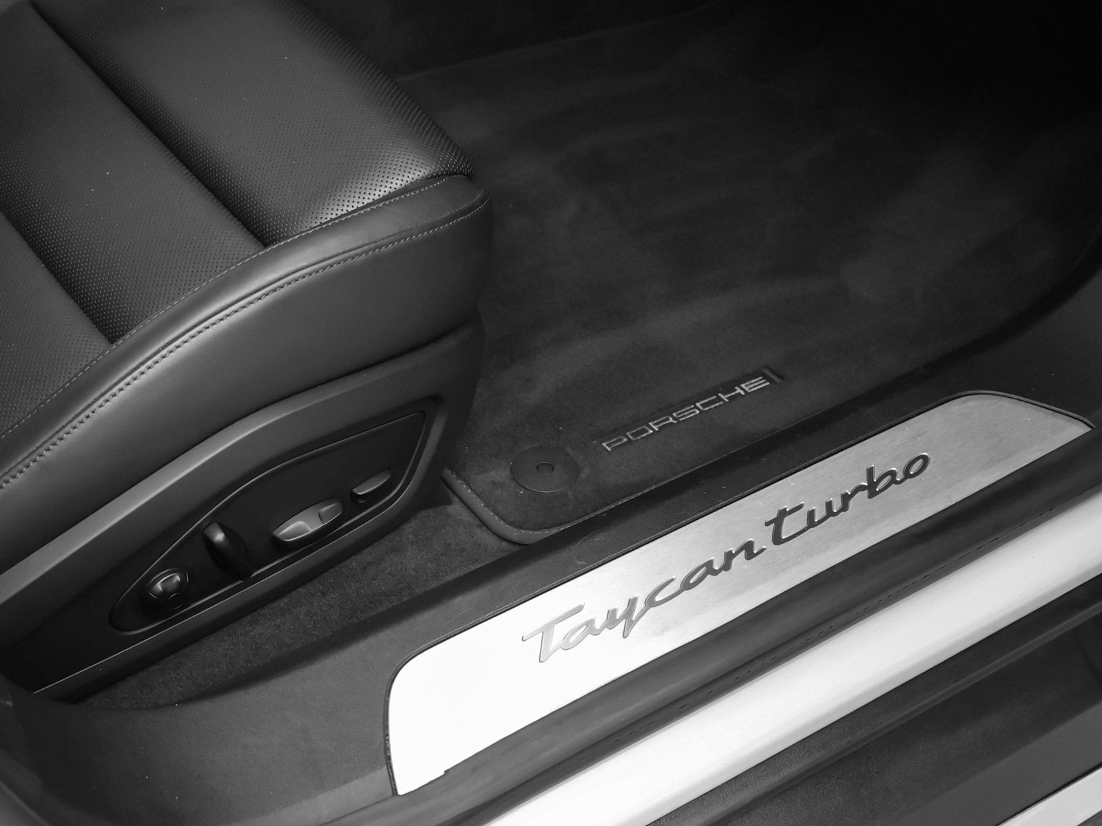 2021 Porsche Taycan Taycan Turbo